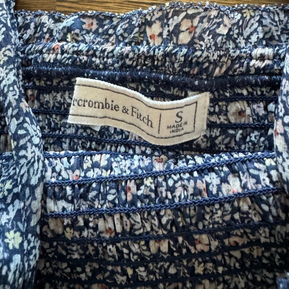 Abercrombie & Fitch Women's Blue and White Crop Top - Size: S - Picture 2 of 3